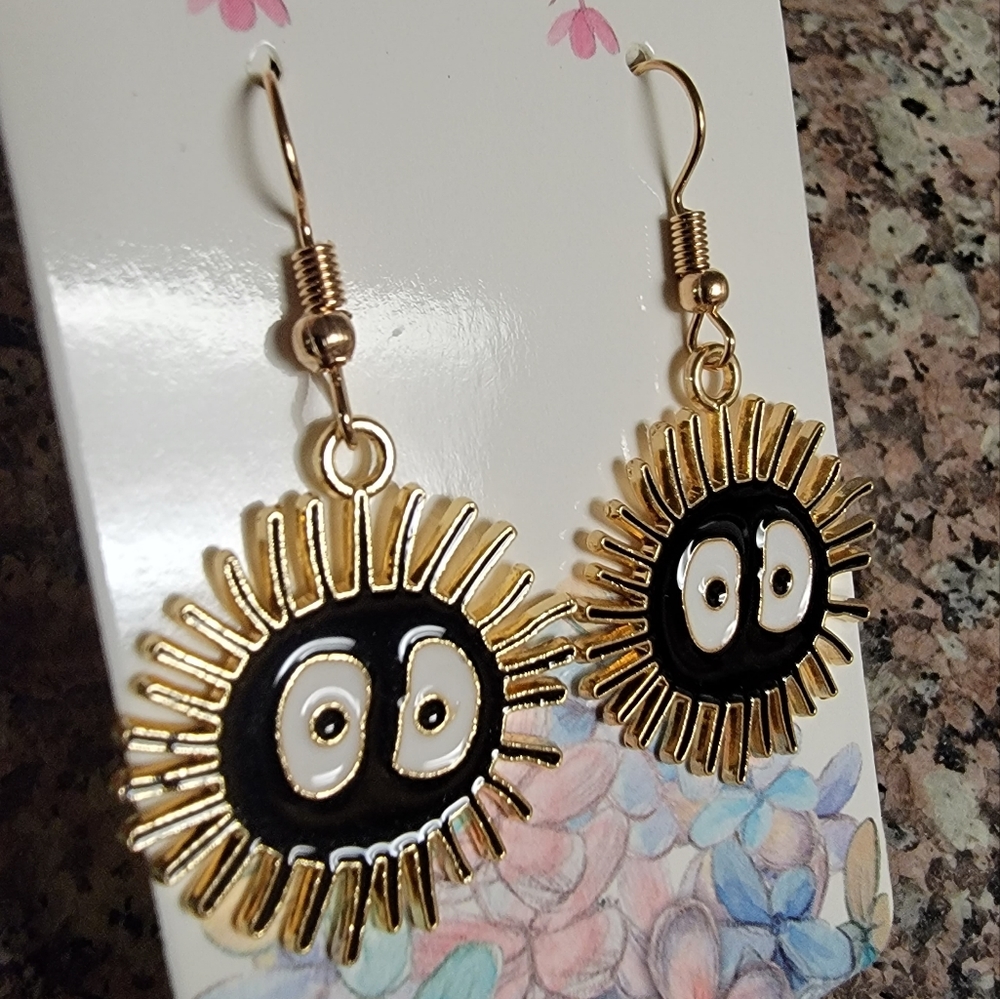 Gold-tone Studio Ghibli Soot Sprite / Susuwatari Design Earrings - Picture 2 of 4